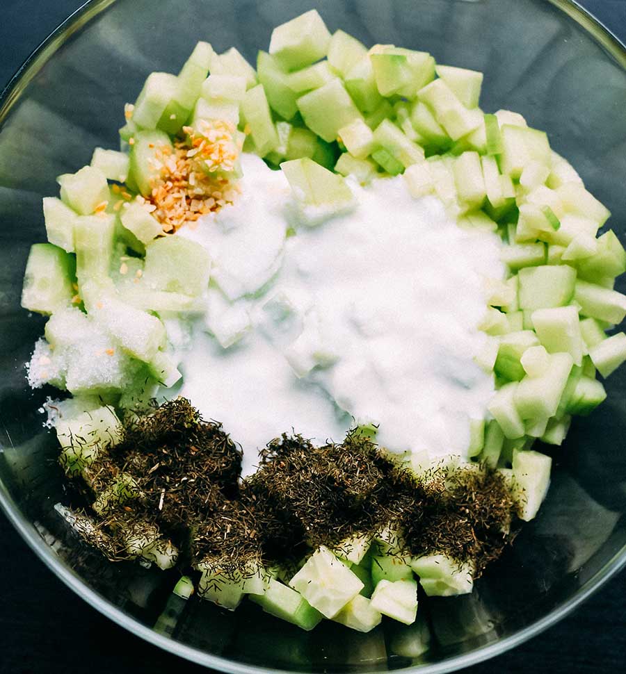 Ensalada de pepino estilo tzatziki